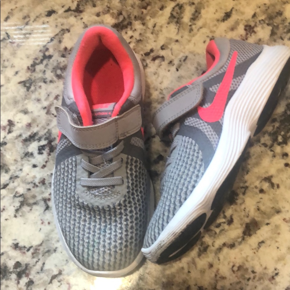 Nike sneakers girls